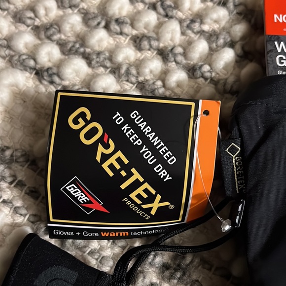 Brand new with tag the north face Gore-Tex gloves - Picture 3 of 6